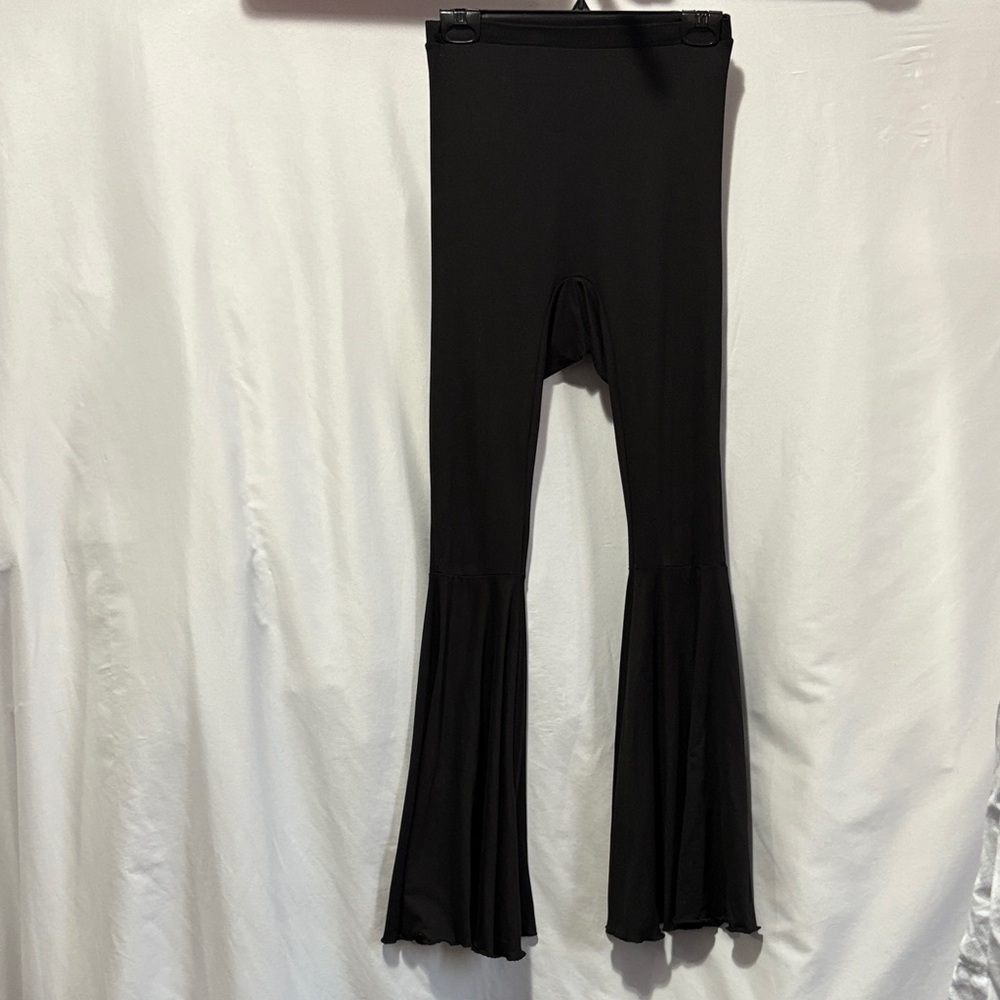 Fashion Nova Black Flared Leggings XS286